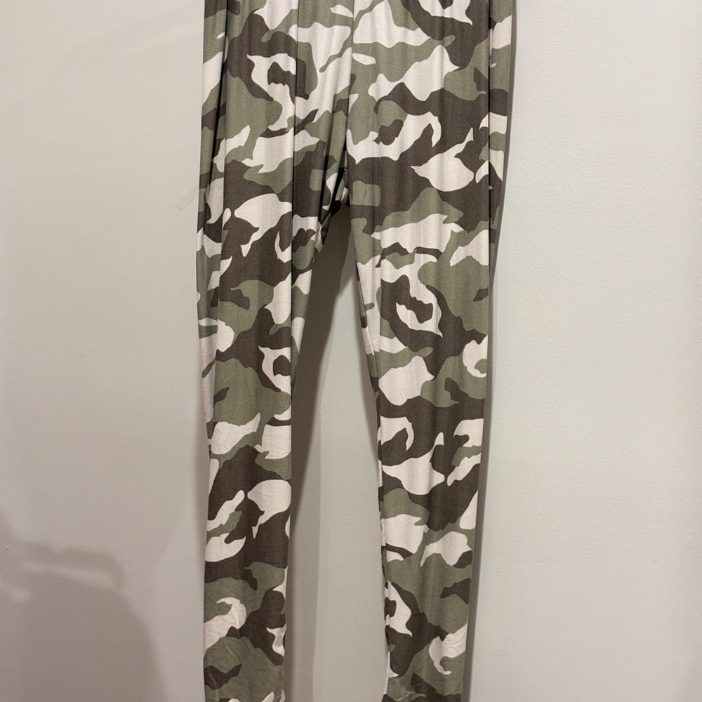 Eye Candy Camouflage Joggers in Green and Tan Soft Leggings 2X
